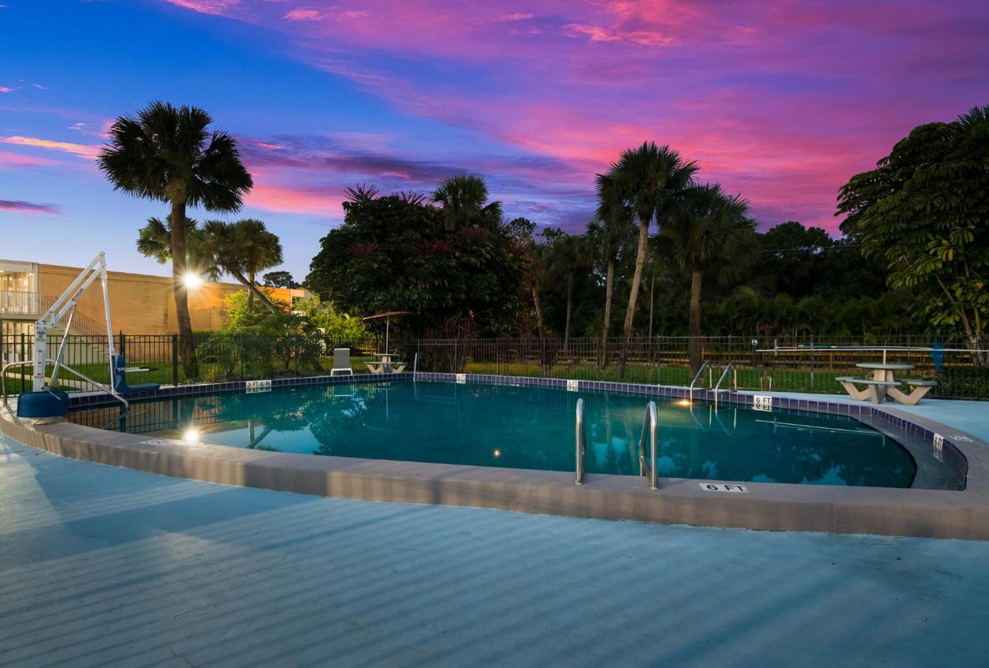 Red Roof Inn Vero Beach - I-95 المظهر الخارجي الصورة