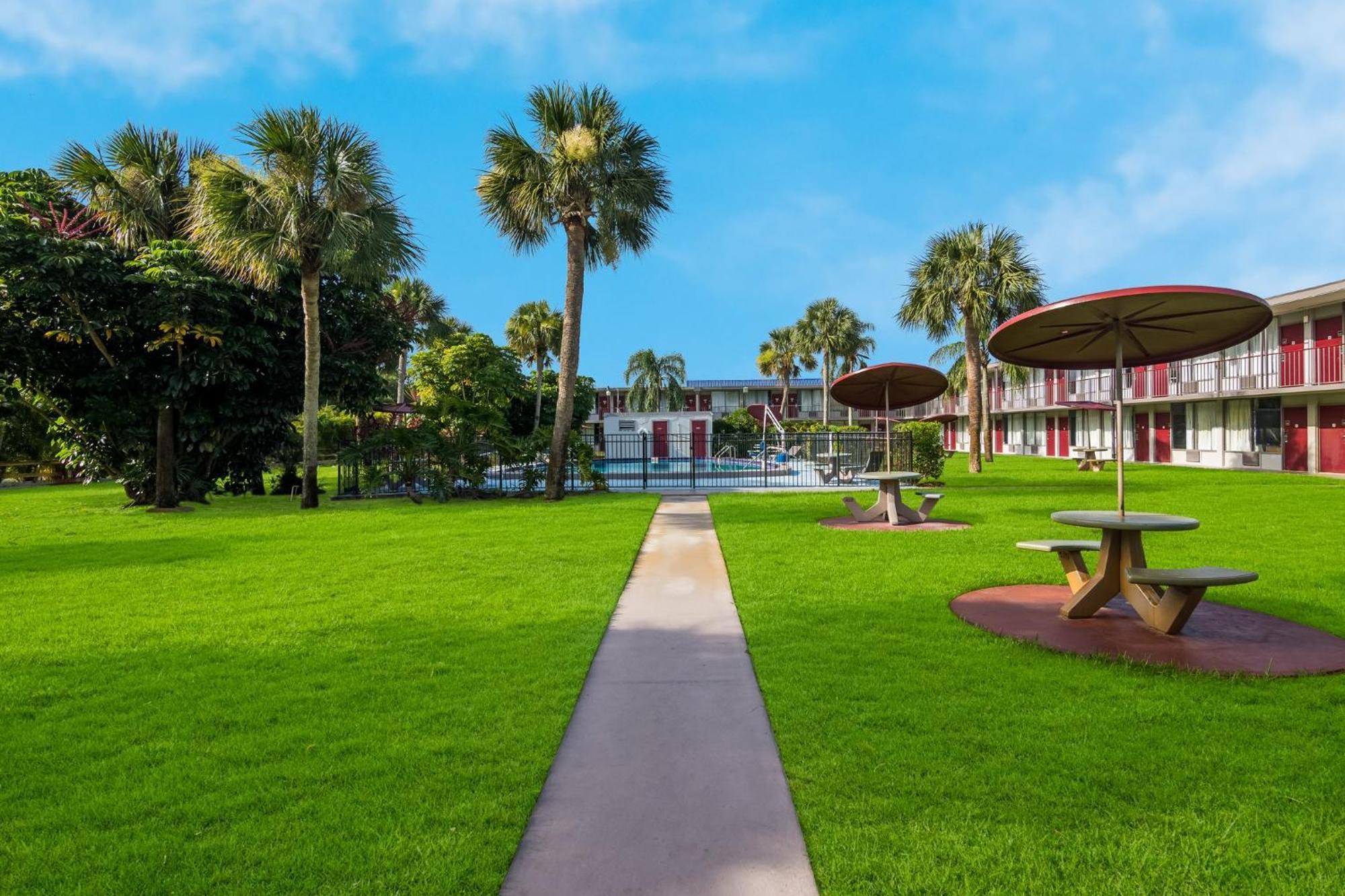 Red Roof Inn Vero Beach - I-95 المظهر الخارجي الصورة