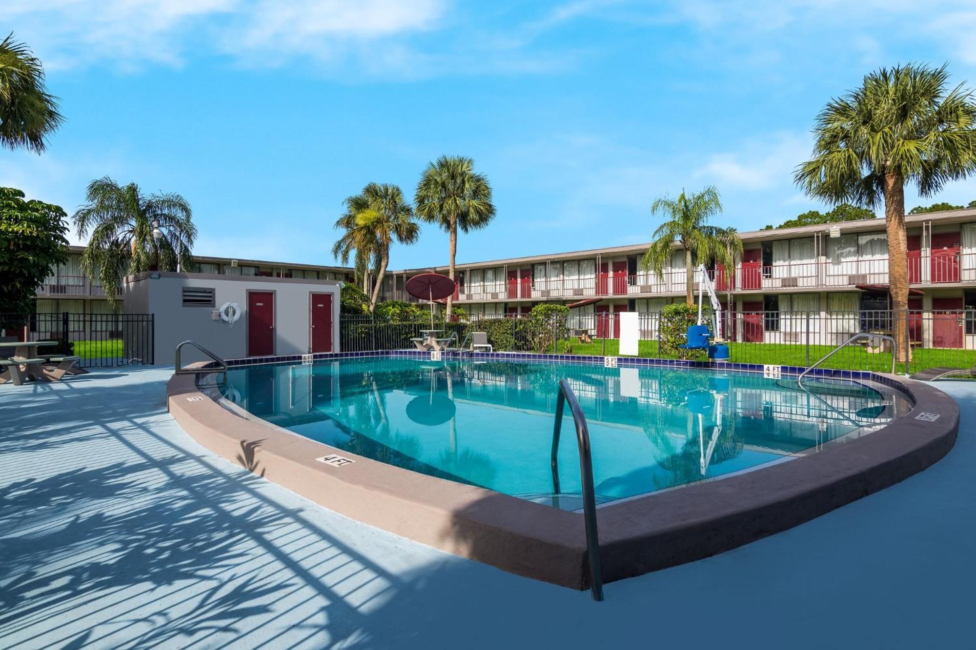 Red Roof Inn Vero Beach - I-95 المظهر الخارجي الصورة